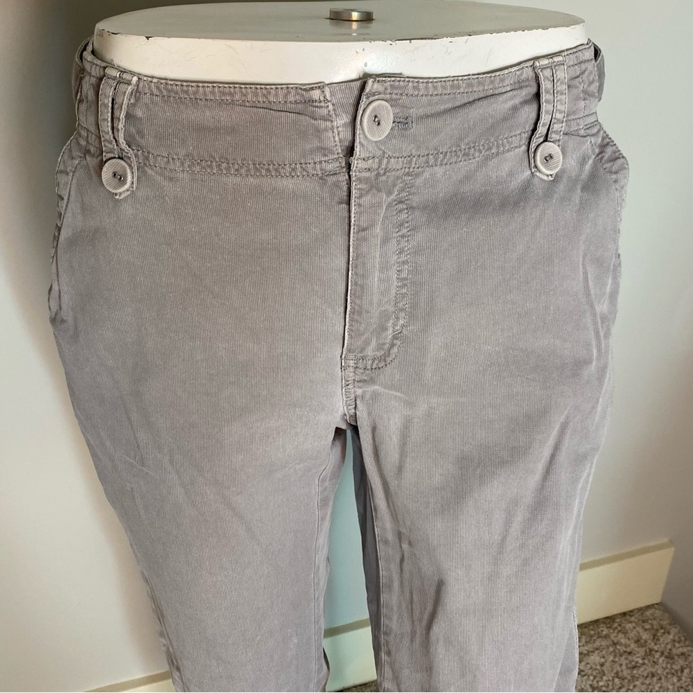 EDDIE BAUER Shaw Light Grey Corduroy Capri Crop Pant Utility Size 8 Tall - Picture 4 of 16